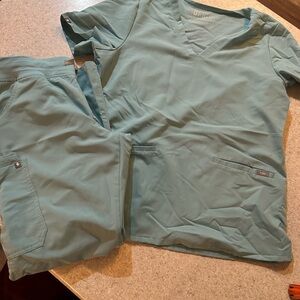 Figs Aqua Scrub Ensemble